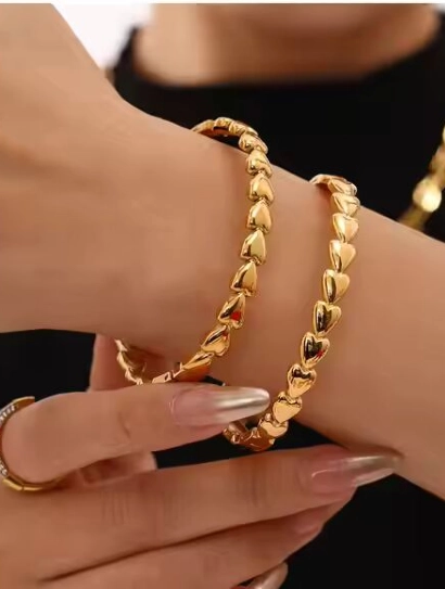 18 k Gold Plated Heart Buckle Bangles Stainless Steel 316L anti tarnish jewellery